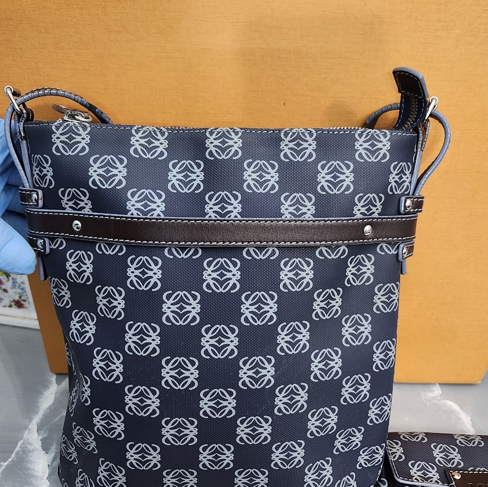 #A52 LOEWE